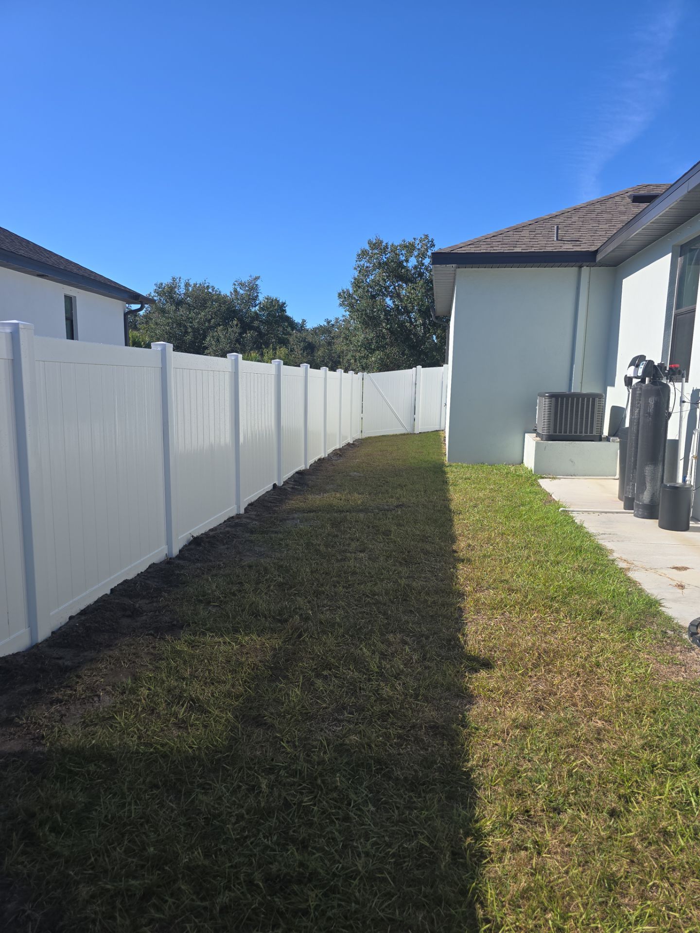 Vinyl Fence Install in Port Charlotte by True Fence LLC