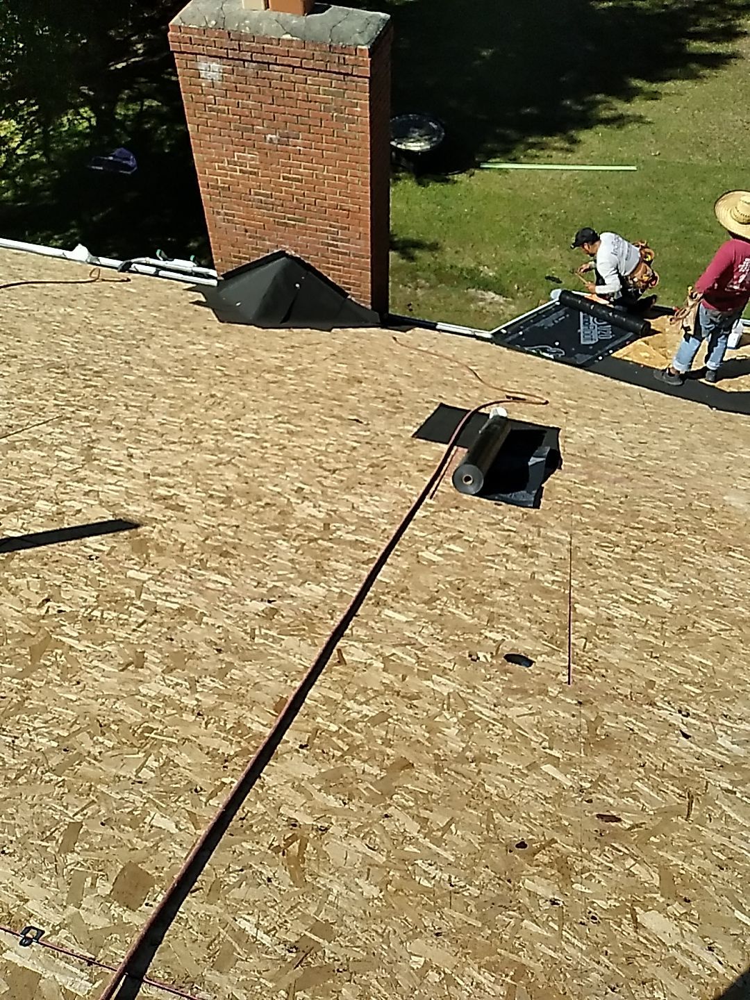 Residential Roofing Installation using Owens Corning Oakridge- Williamsburg Gray by Indigo State Roofing