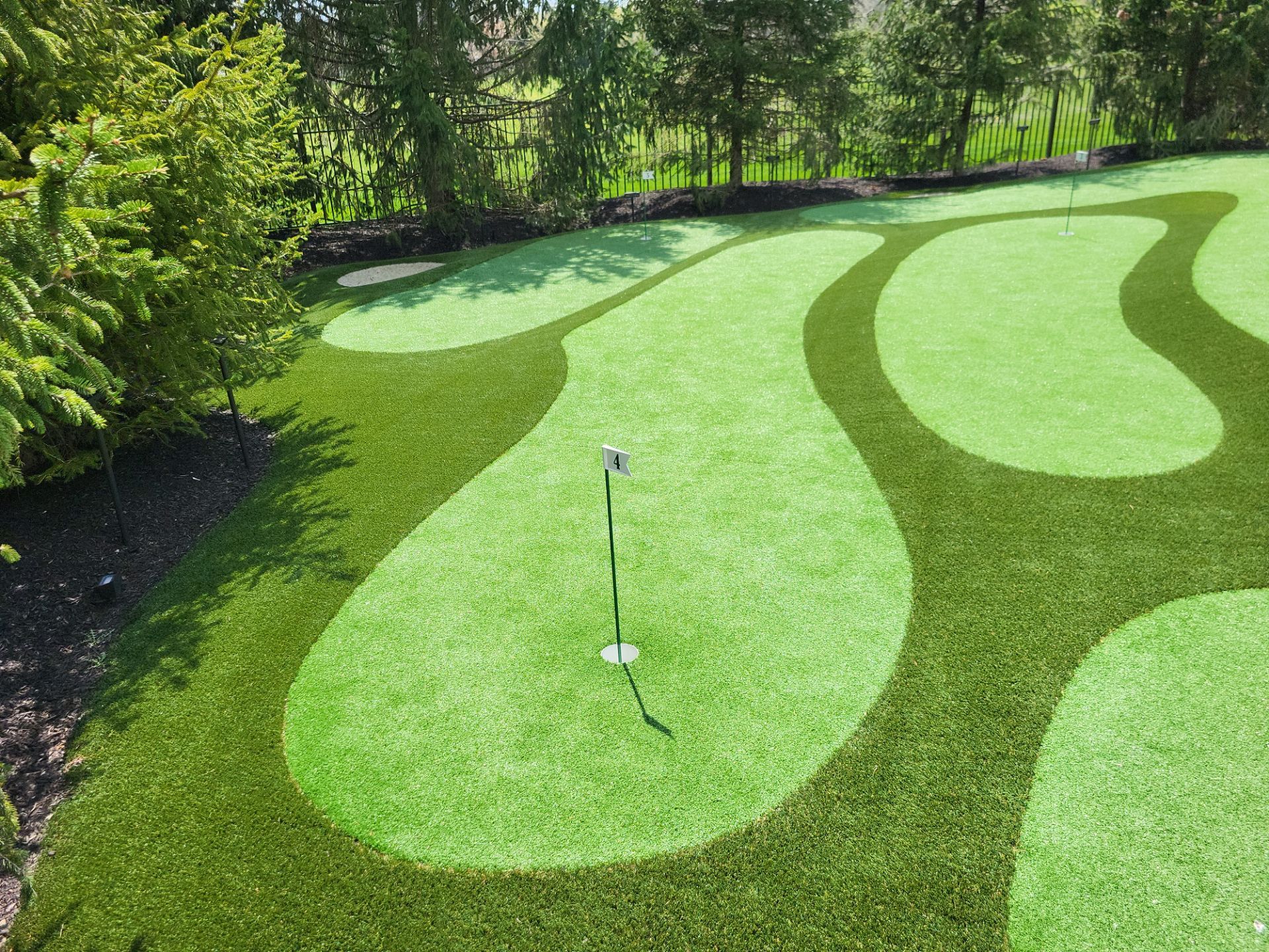 Backyard Putting Course in Delaware, OH by Southwest Greens Midwest