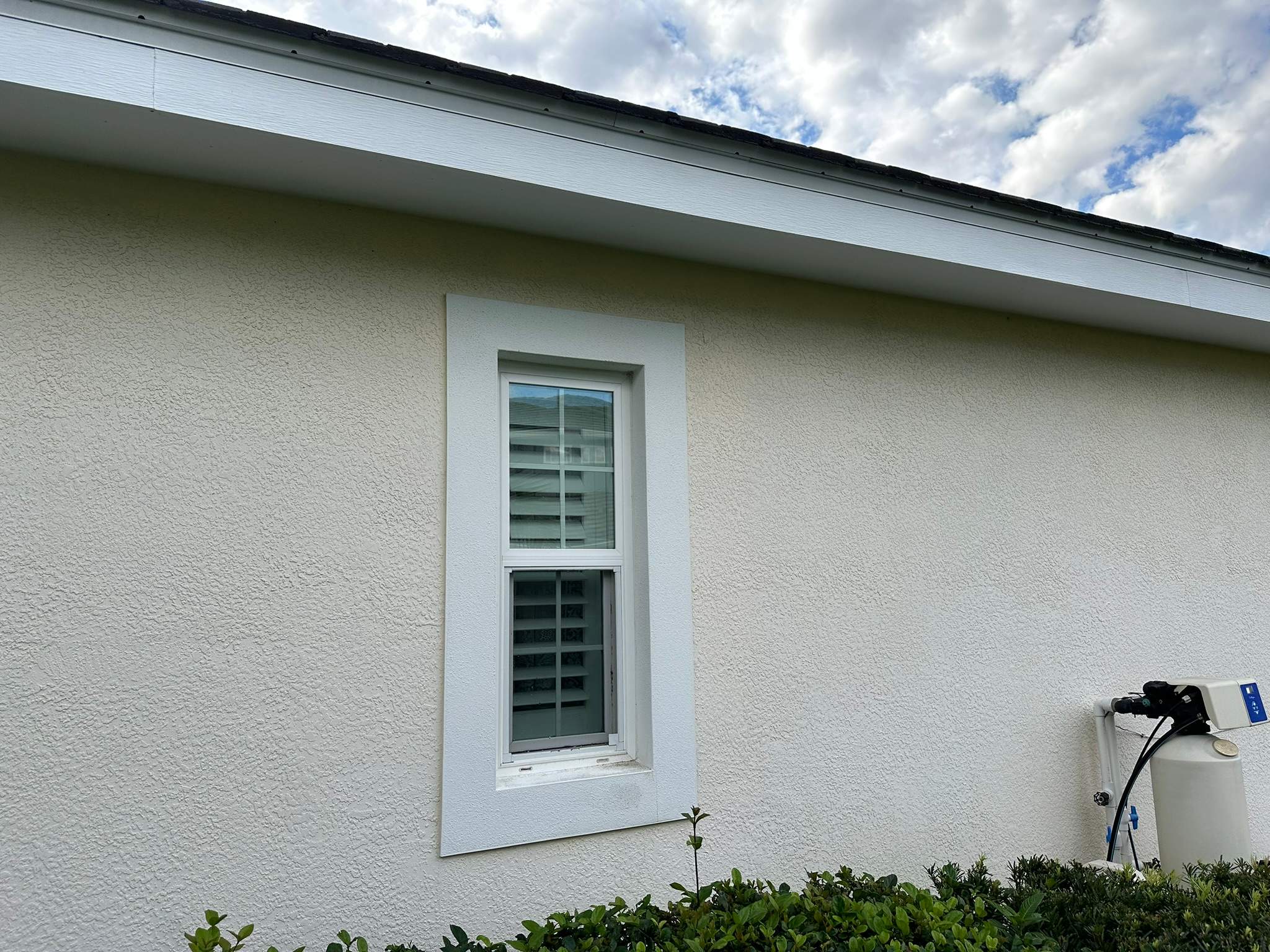 House Wash & Pool Screen Enclosure Cleaning in Winding River Community, Bradenton, FL | Sunshine AquaWash by Sunshine AquaWash