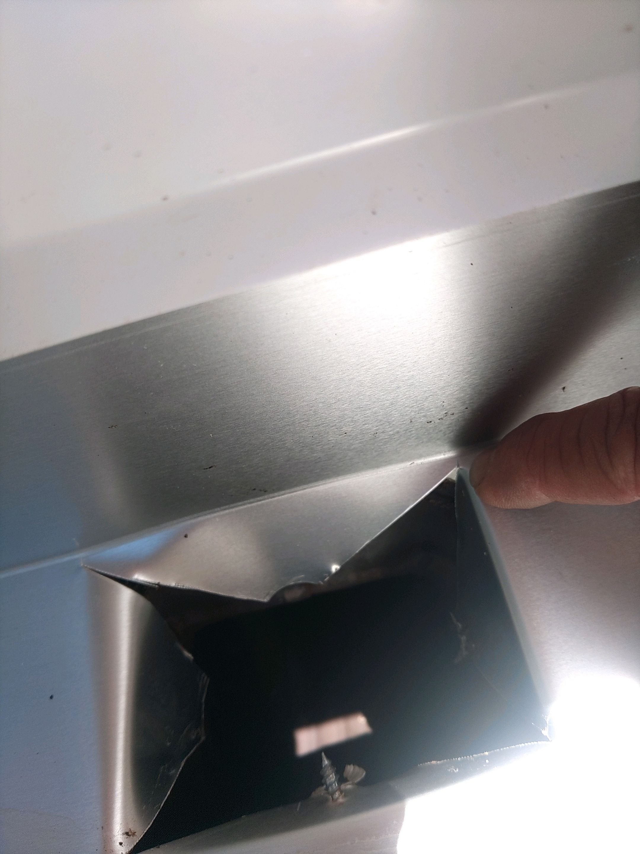 Aluminum Seamless Gutters using 6 Inch Seamless Gutters in Sarasota FL by Gutter Professors