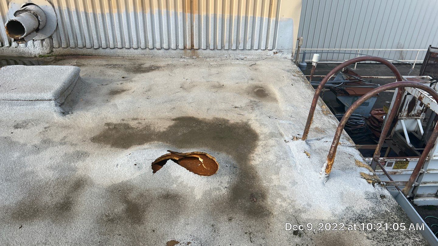 TPO single-ply roofing system using GAF by Straight Edge Roofing Inc