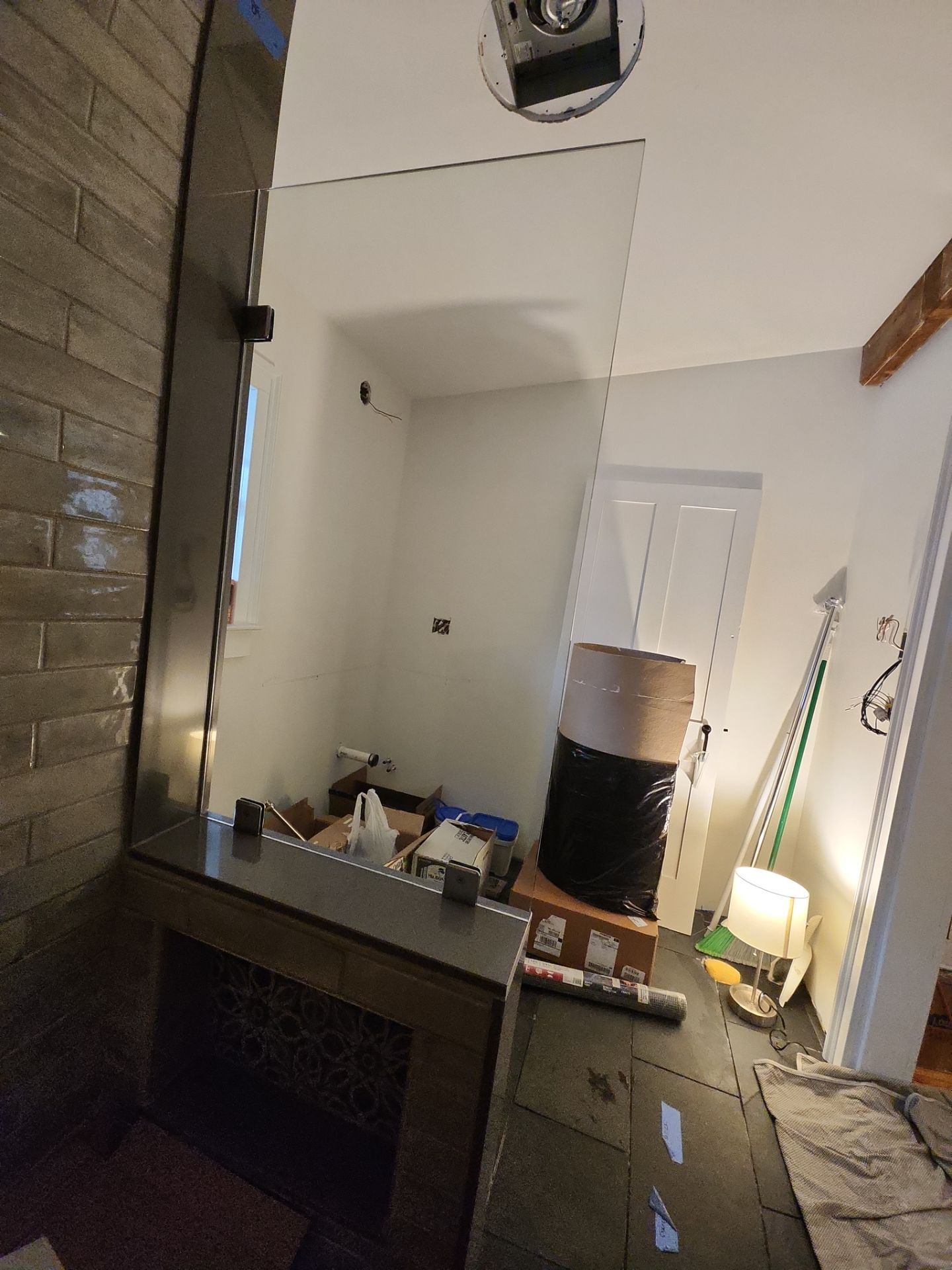 Frameless Spray Panel by Cheshire Glass Company