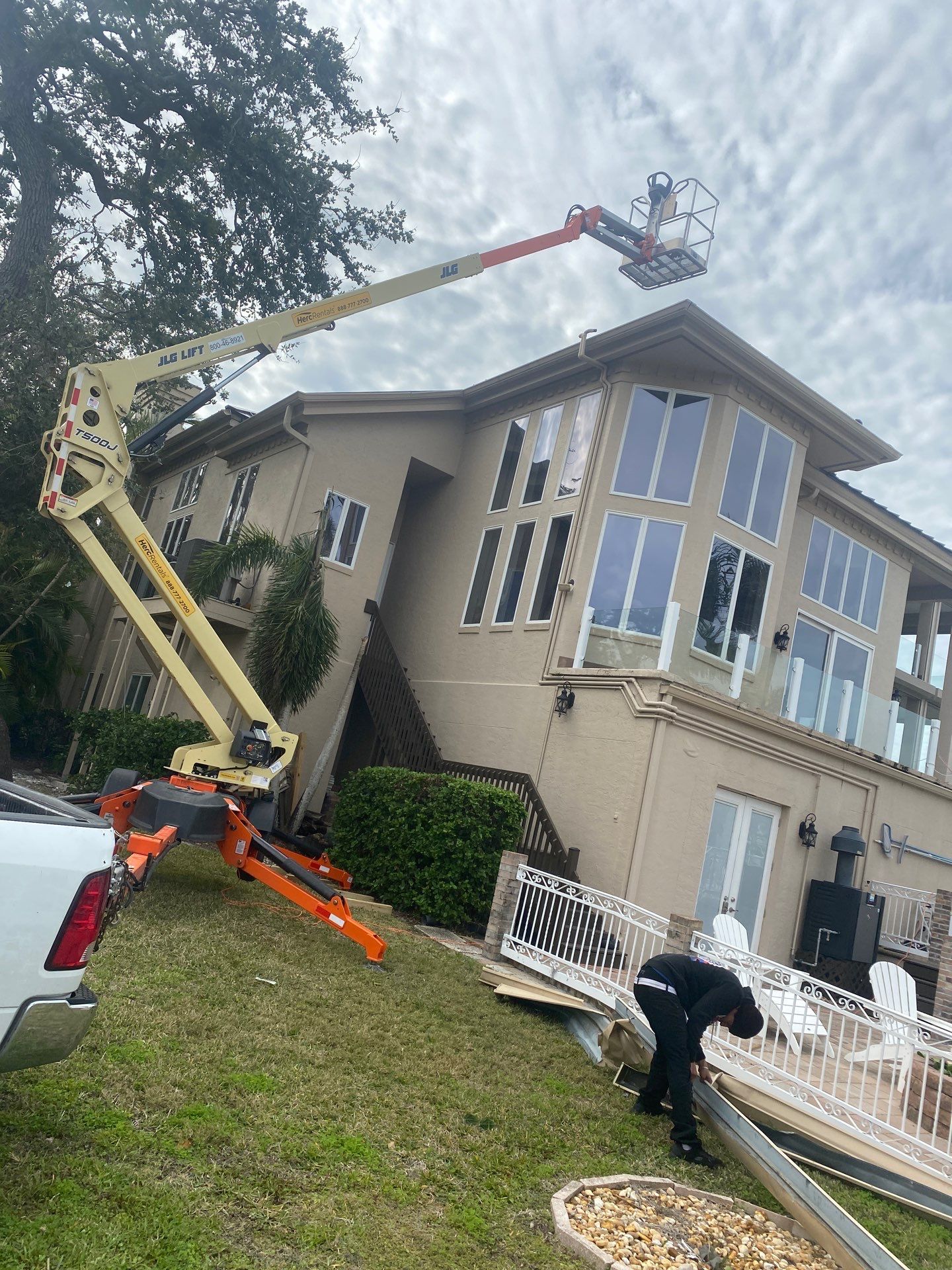 Seamless Gutters in Sarasota FL by Gutter Professors