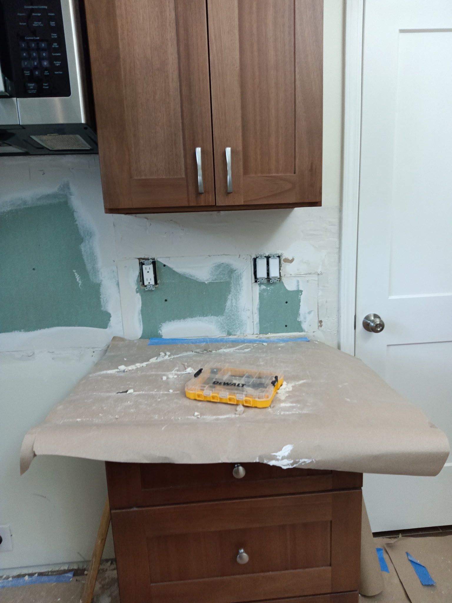 Backsplash Fix From Previous Install by Axtra Hand