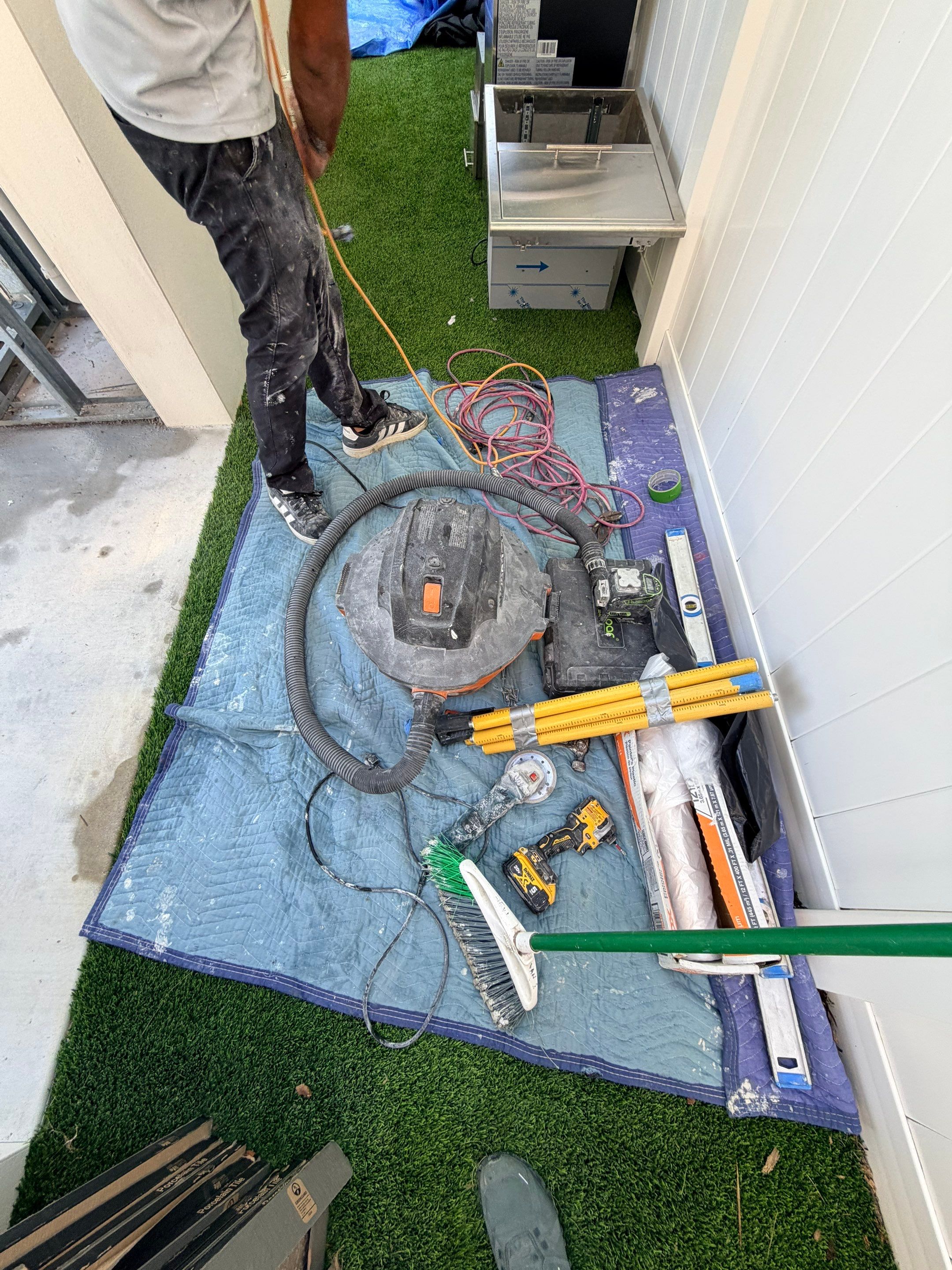 Outdoor BBQ - East Boca Raton by Hevi Tile
