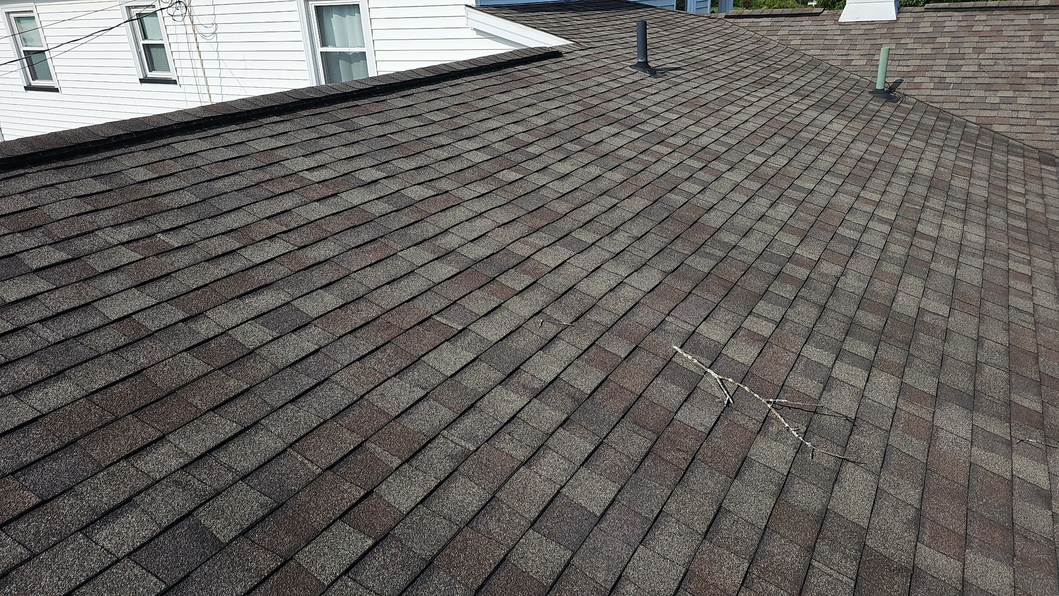ATLAS PINNACLE COLOR: WEATHERWOOD DRIP EDGE: WHITE by Eagle Eye Roofing
