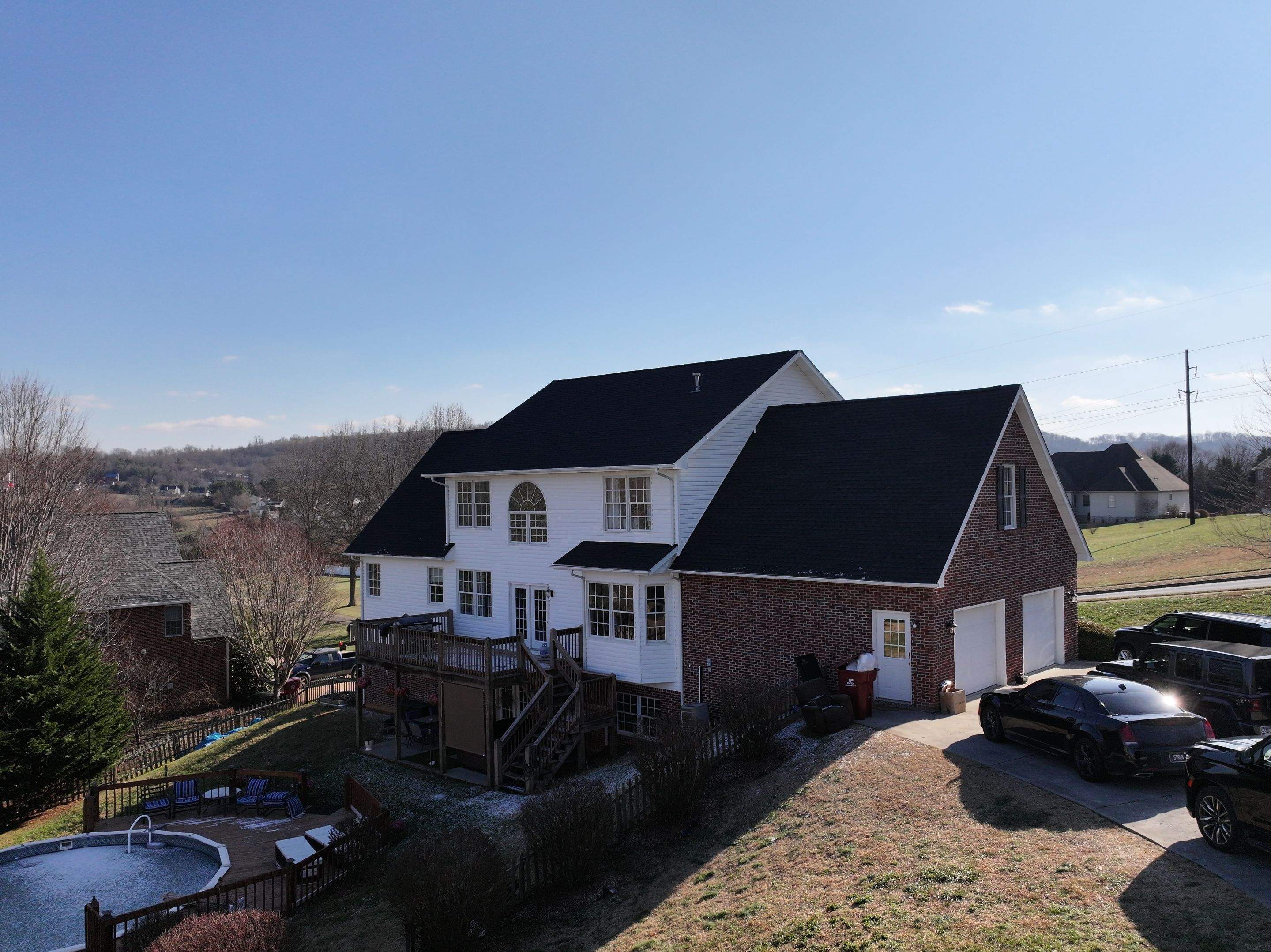 Phillips Residence  by Omnia Roofing