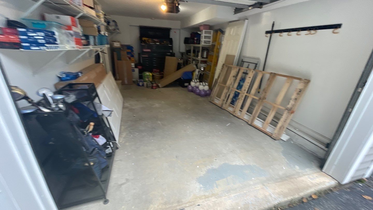 Garage in Nashua, NH 03062 by Symphony Concrete Coatings