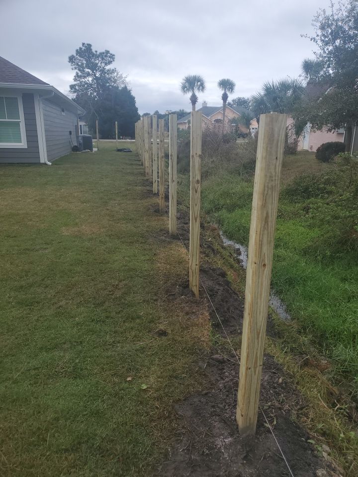 You can never go wrong with Horizontal by Hip Square Fence Inc.