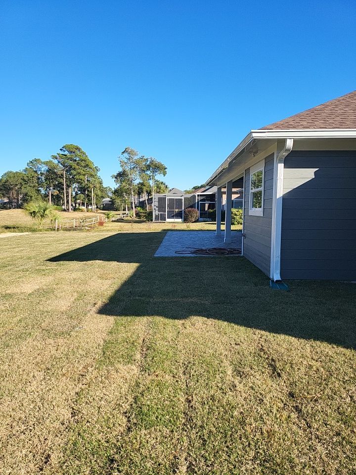 You can never go wrong with Horizontal by Hip Square Fence Inc.