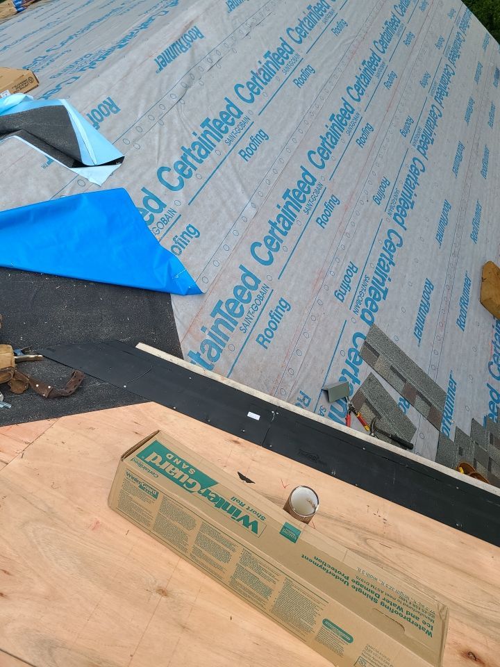 Burke: CertainTeed Landmark Pro Architectural Shingles in Max Def Weathered Wood by RM Banning, Inc.