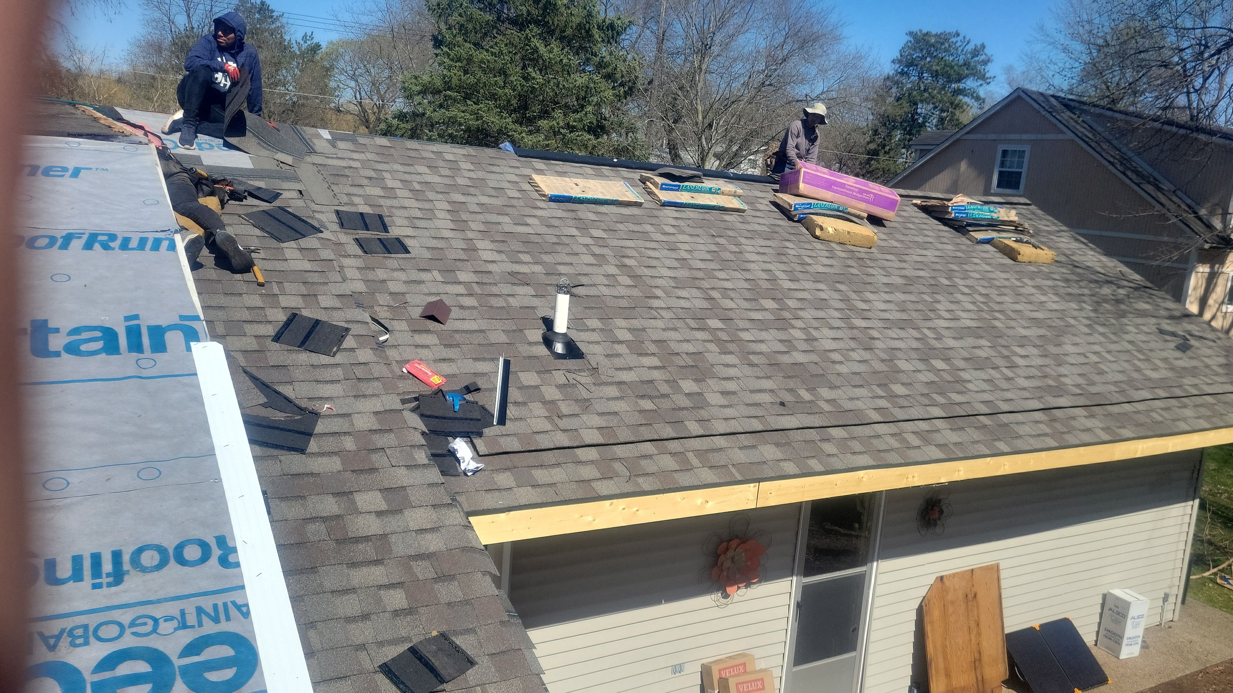 Roof Replacement using CertainTeed Landmark by 180 Contractors