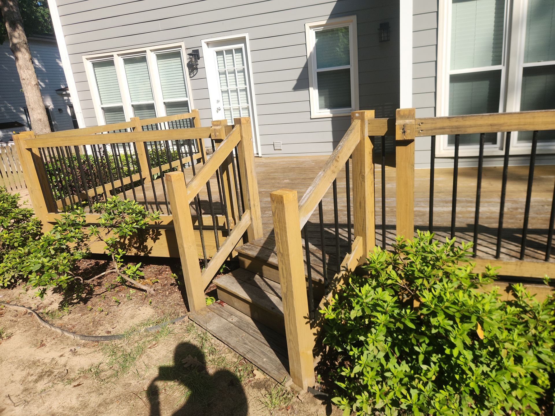 Wood Deck using Wood Sealant by DuraSeal