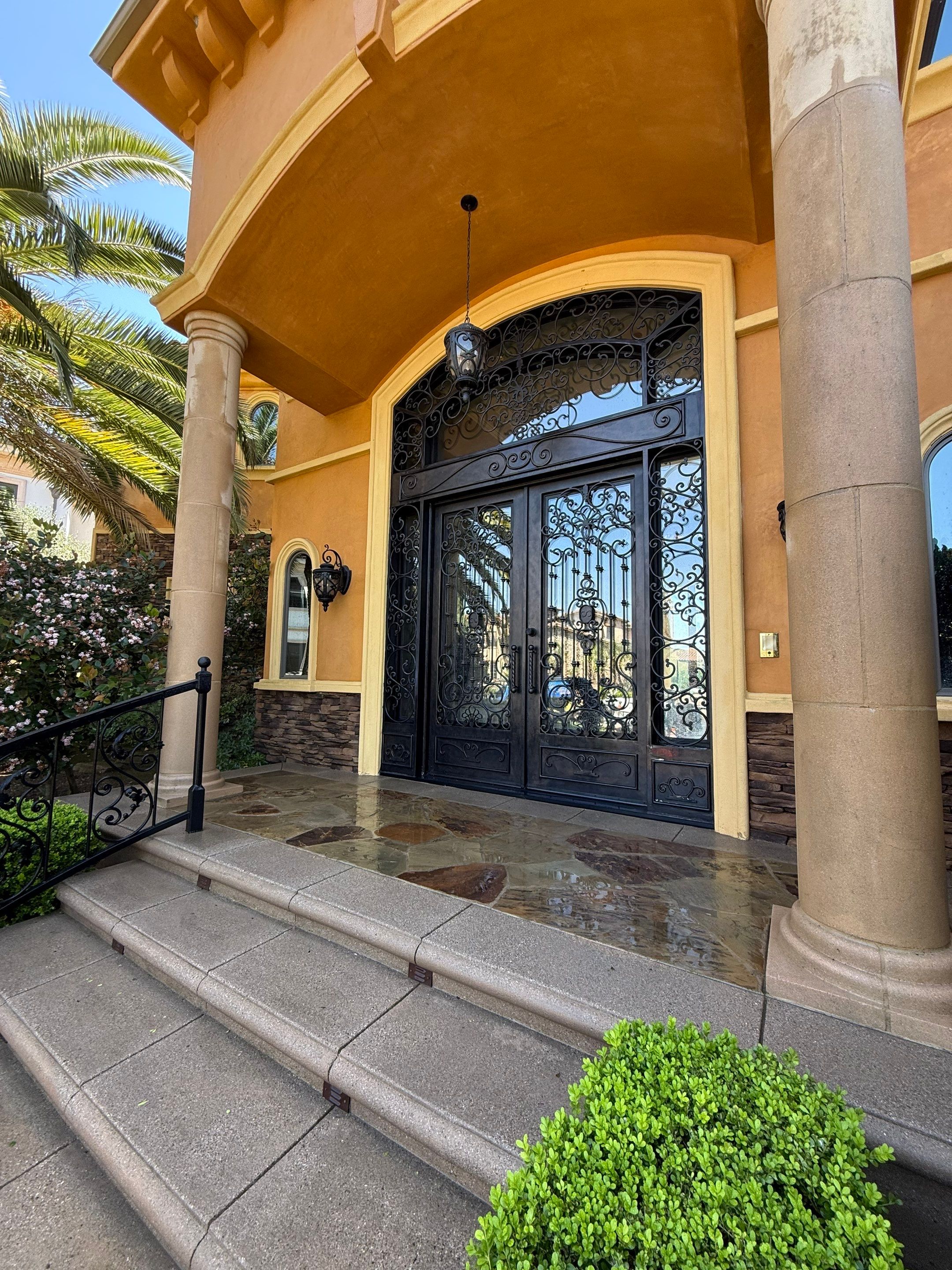 Mansion Exterior Pressure Washing by Pirate Pete’s Power Washing