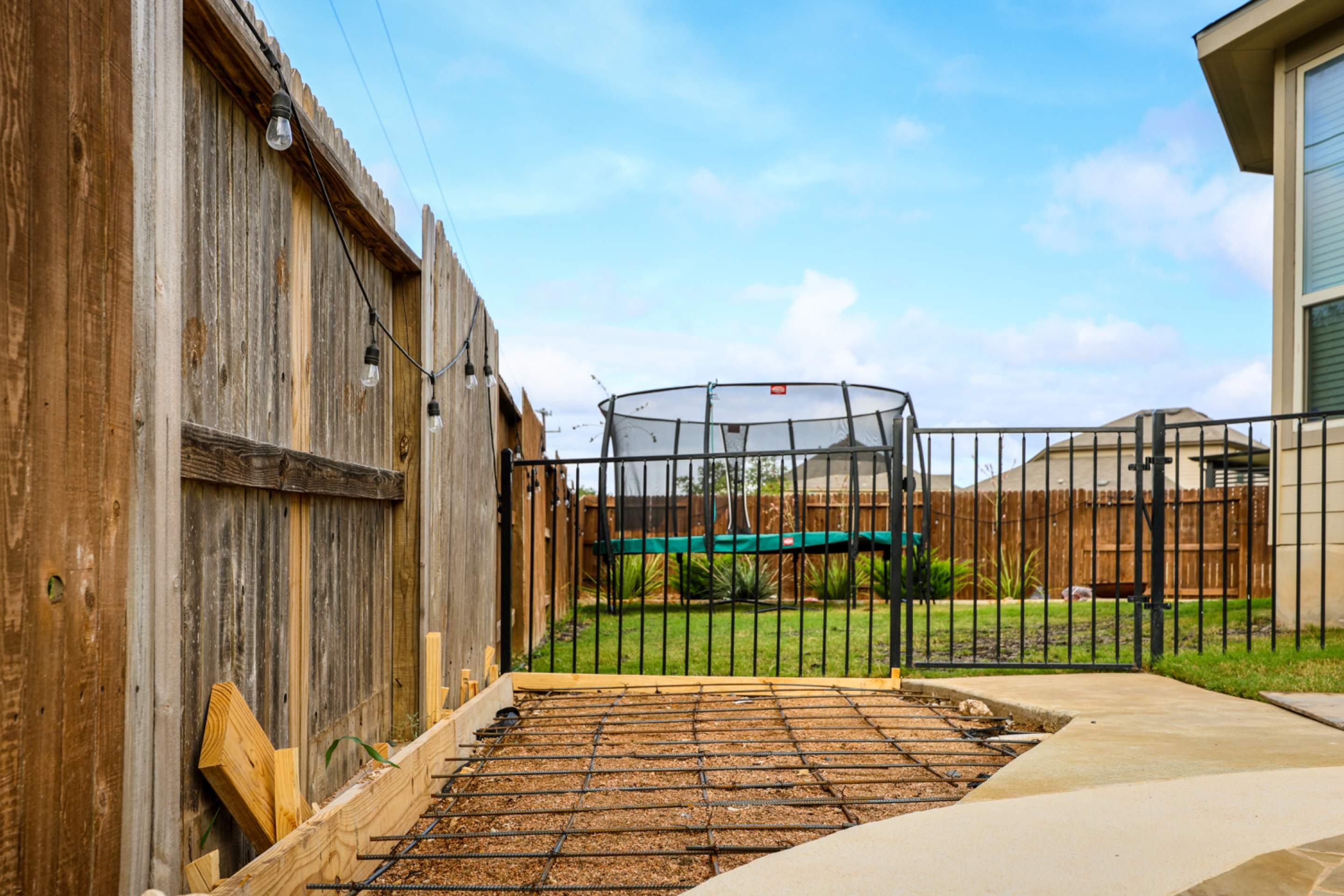Wortham Oaks - San Antonio, TX by Hole In One Lawns, LLC