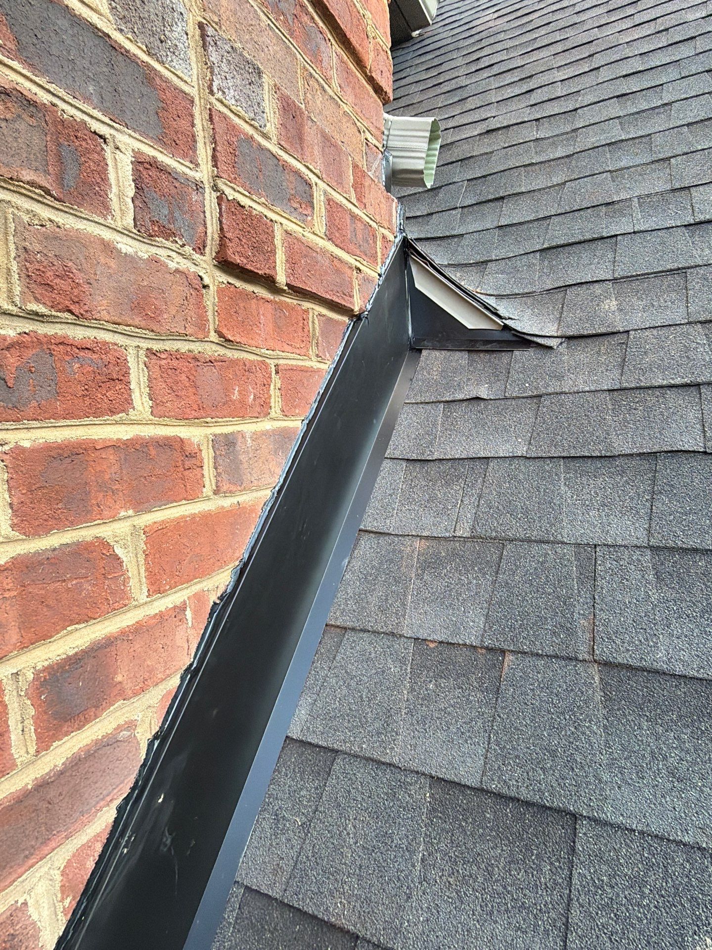 Residential Roofing Installation using GAF Timberline HDZ Charcoal by Rainstoppers Roofing