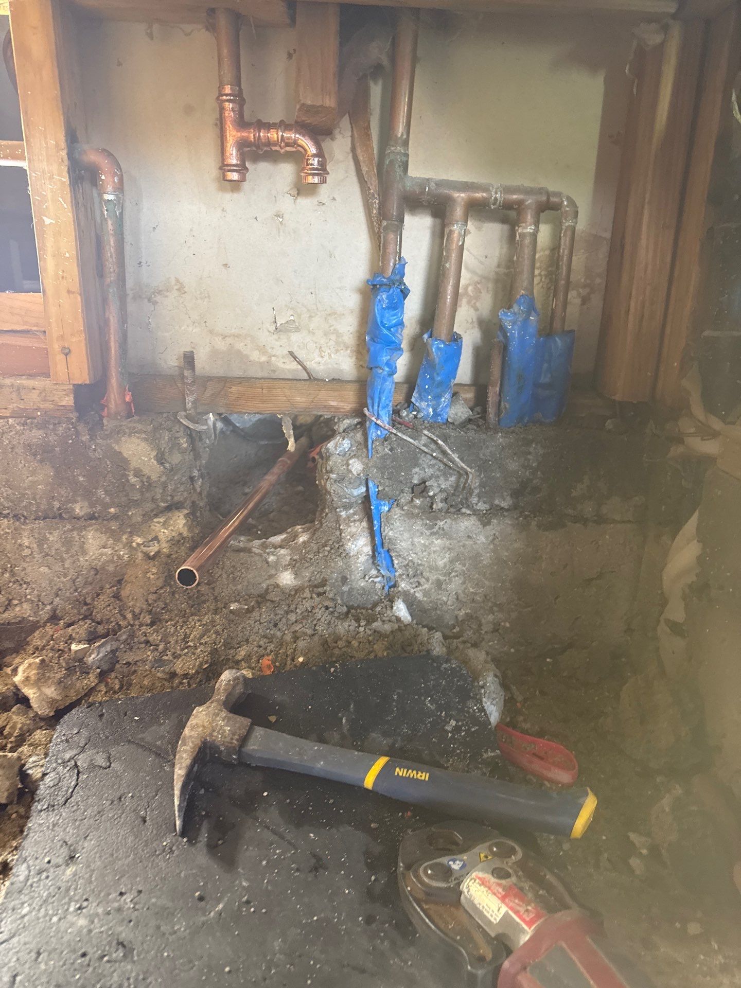 Installing Pipes by Us Plumbing