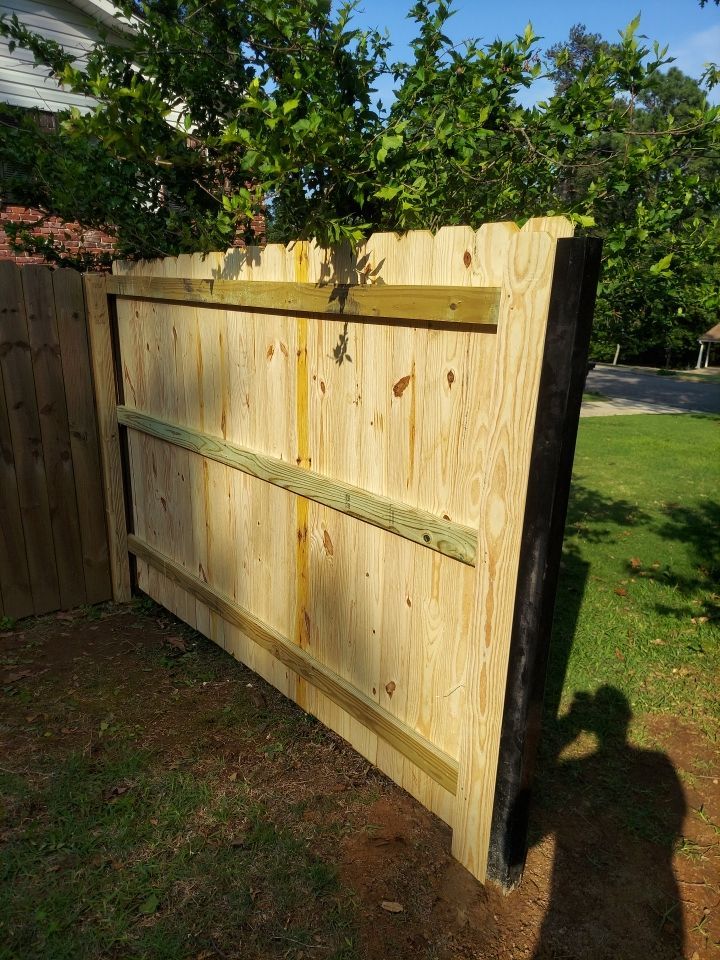 Royal Knoll Lane - Fence Installation  by Pillar and Pine