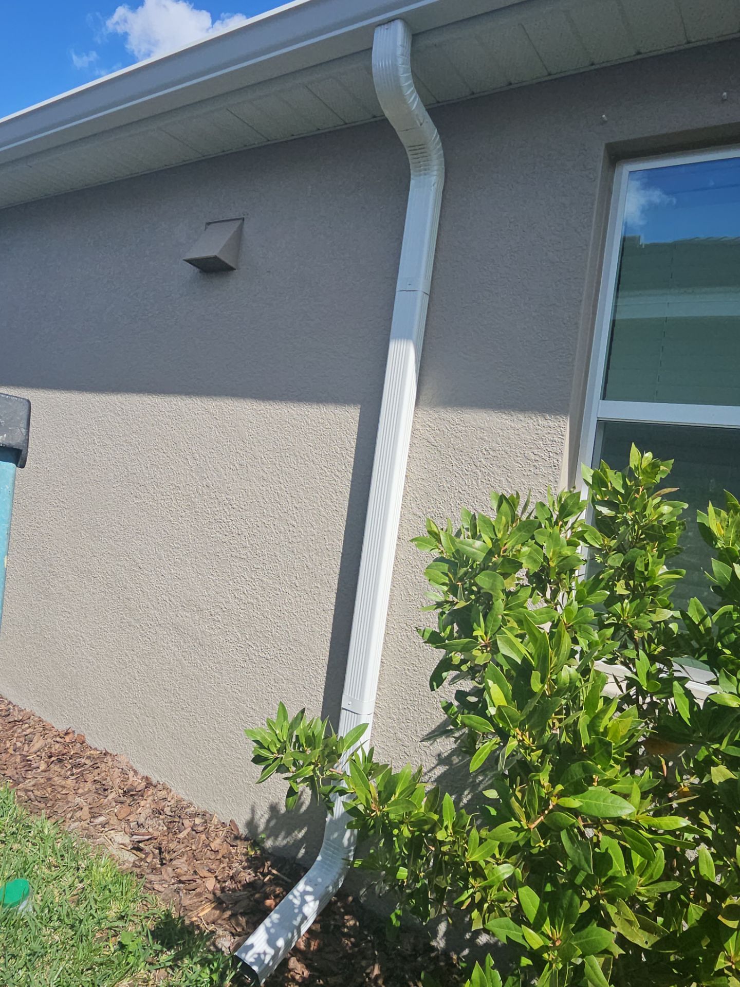 6 Inch Seamless Gutters using 6 Inch Seamless Gutters in Lakewood Ranch FL by Gutter Professors