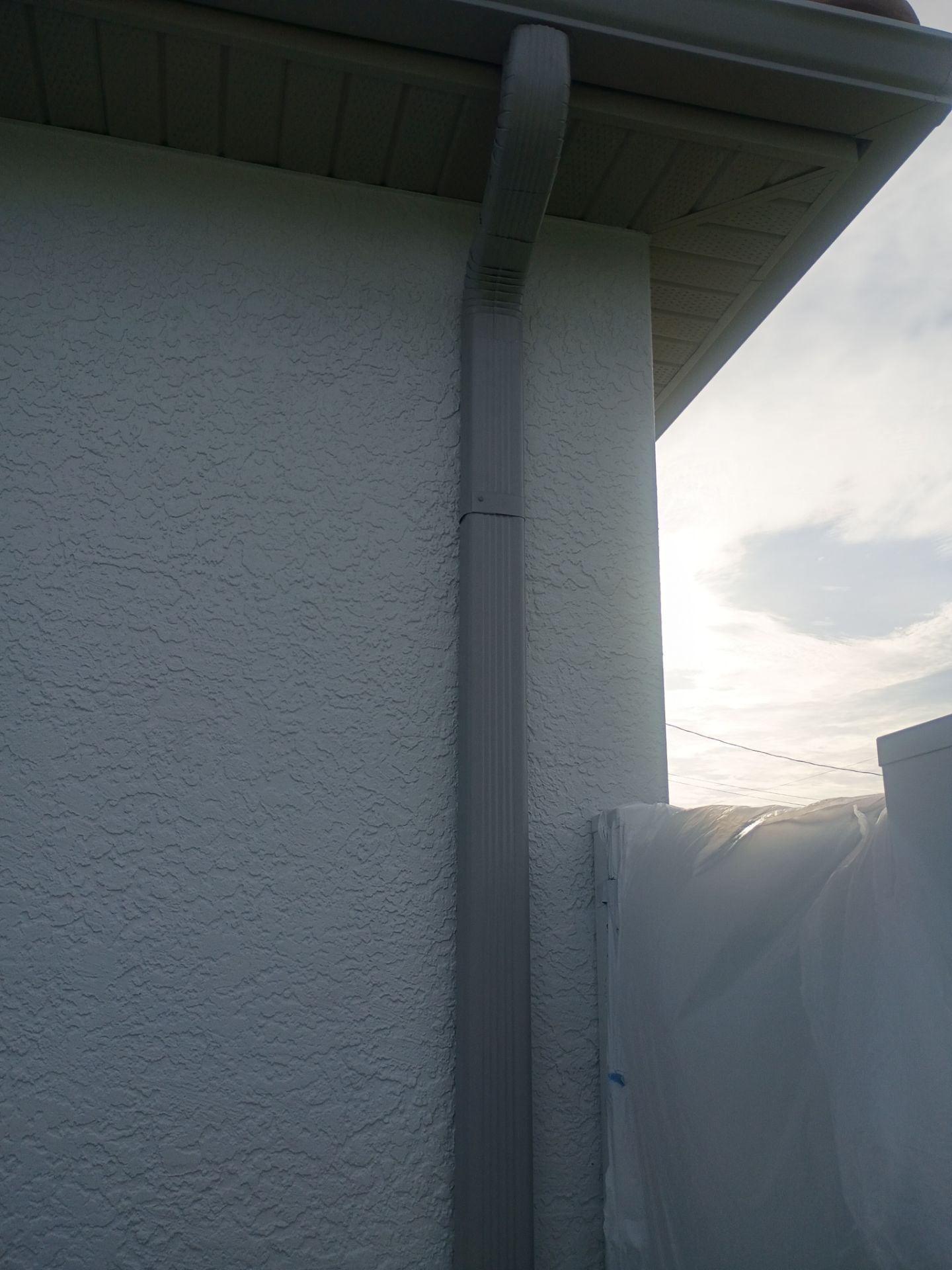 7 inch seamless gutters using Seamless Aluminum Gutters in Fort Myers, FL by Gutter Professors