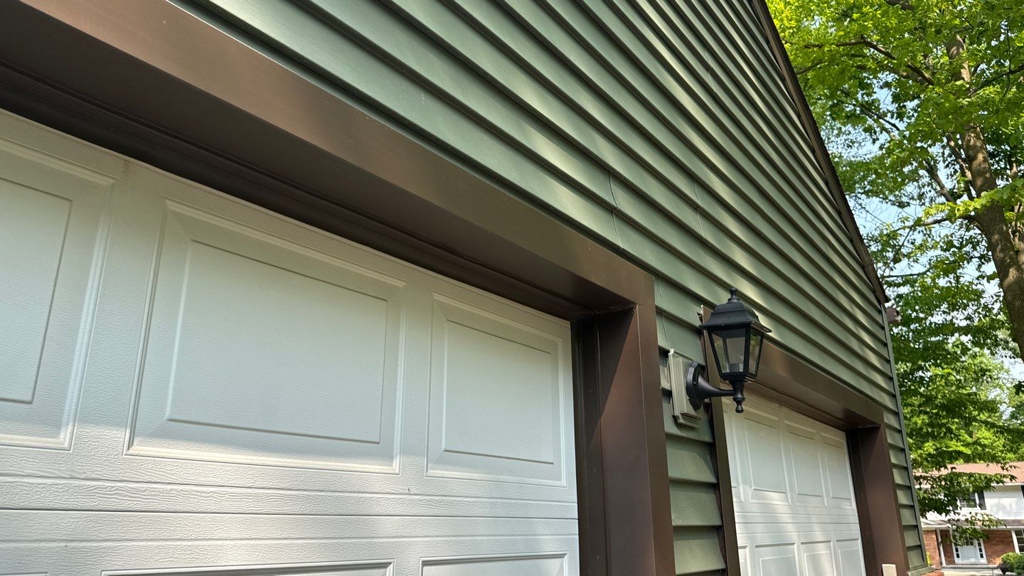 Siding Replacement using Alside Charter Oak D4.5" Deep Moss by 180 Contractors