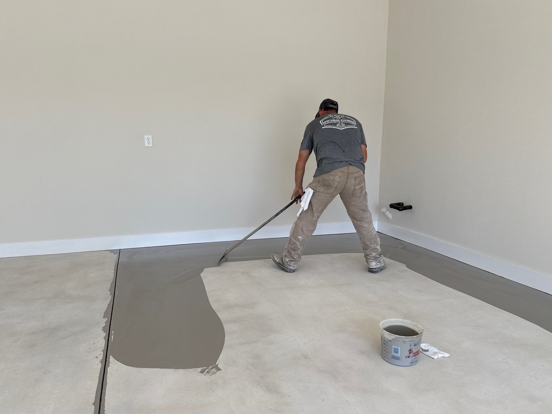 Garage in Tidal Wave by Cross Creek Concrete Coatings