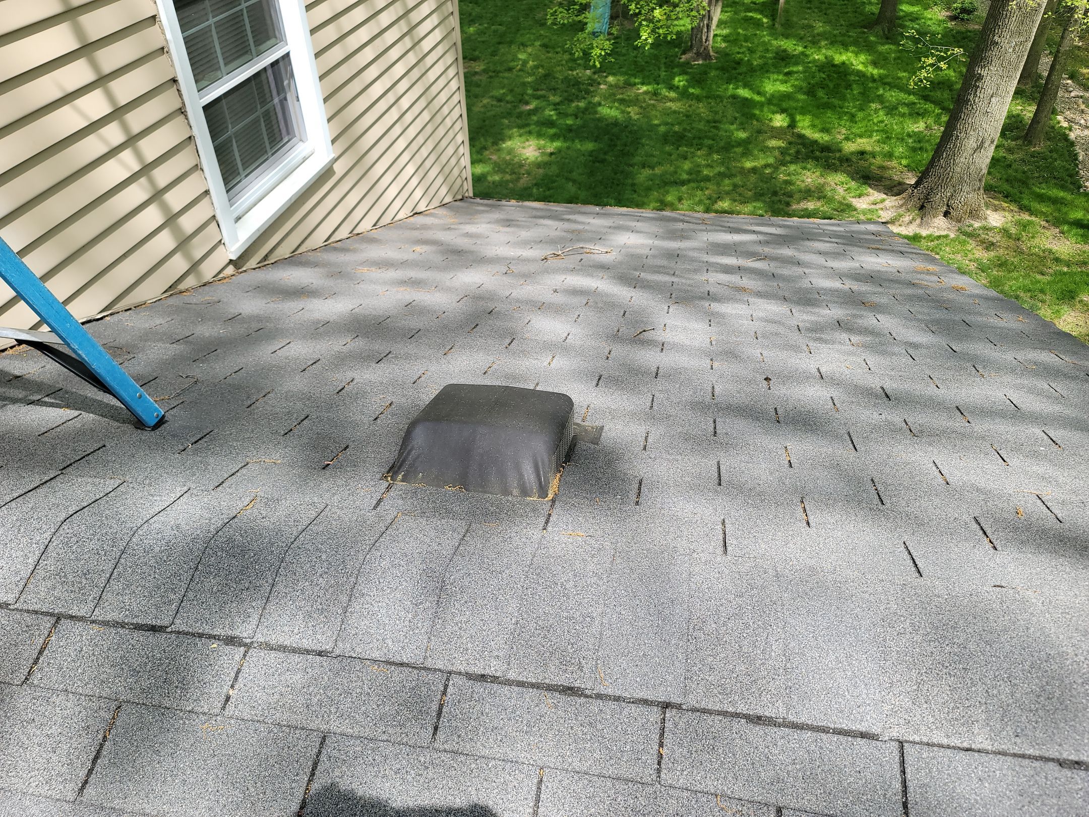 ATLAS PINNACLE COLOR: COASTAL GRANITE by Eagle Eye Roofing