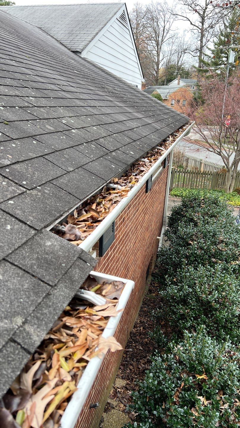 Arlington: CertainTeed Landmark Designer Shingles in Cobblestone Gray by RM Banning, Inc.