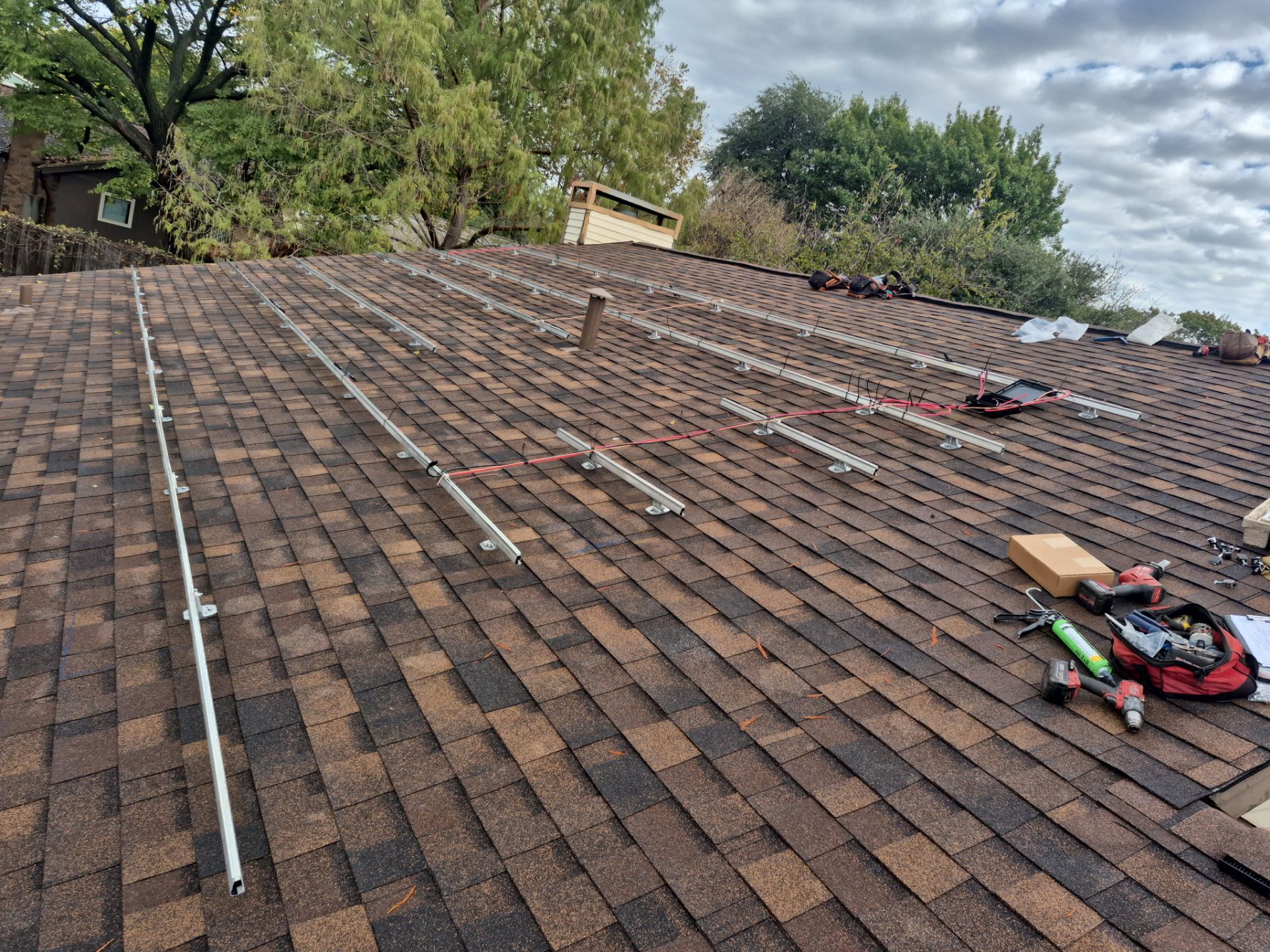 Roberts 12.15KW Solar sytem with 13.5KW storage and SPAN smart panel. by Trojan Solar