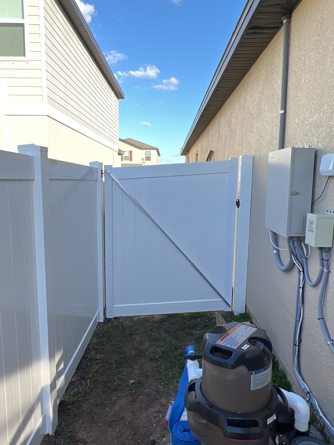 Ruskin, FL 6 ft Tall White Vinyl Privacy by Asap fence and gates, LLC