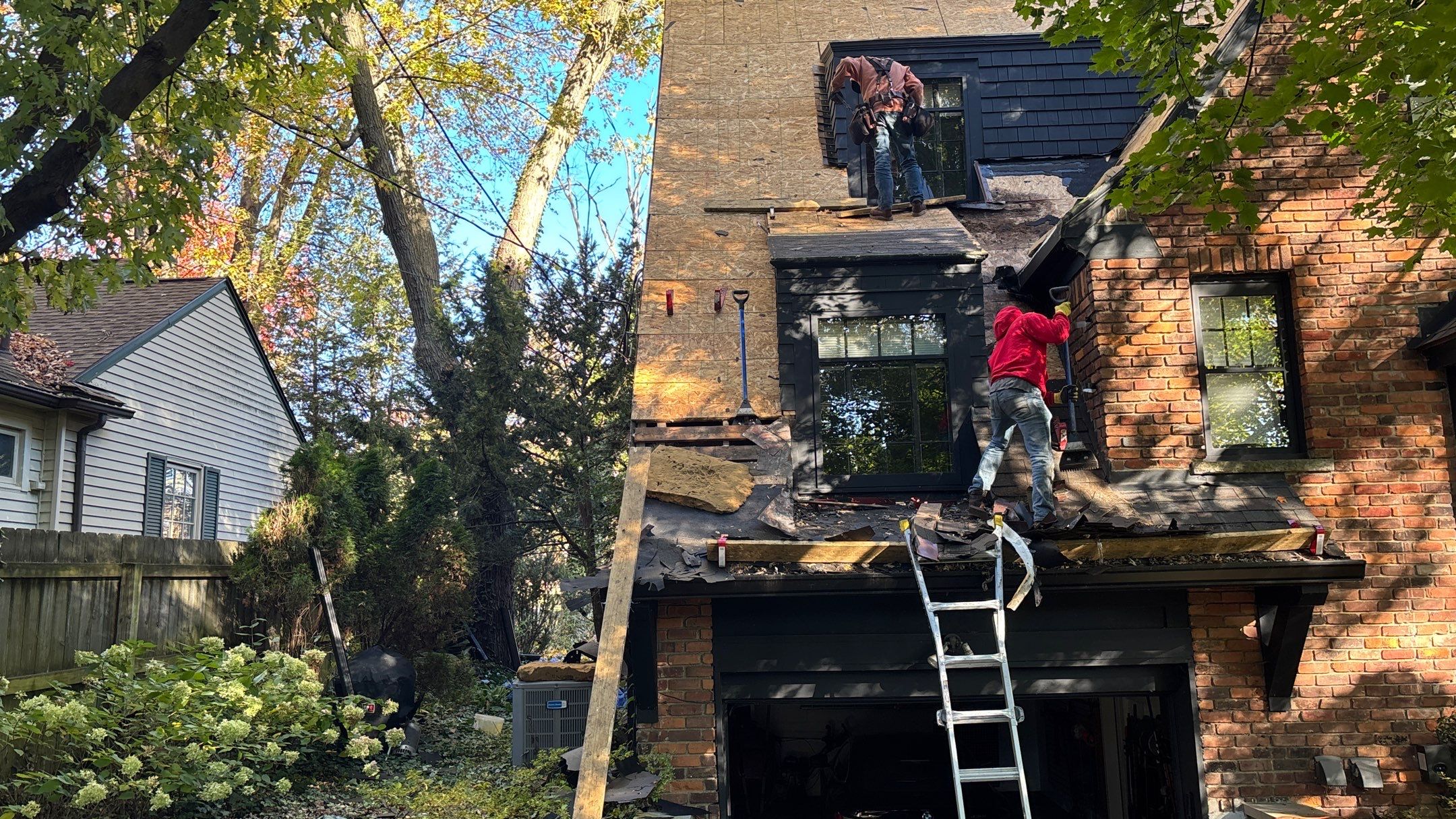 Roof Replacement using Owens Corning Onyx Black by 180 Contractors