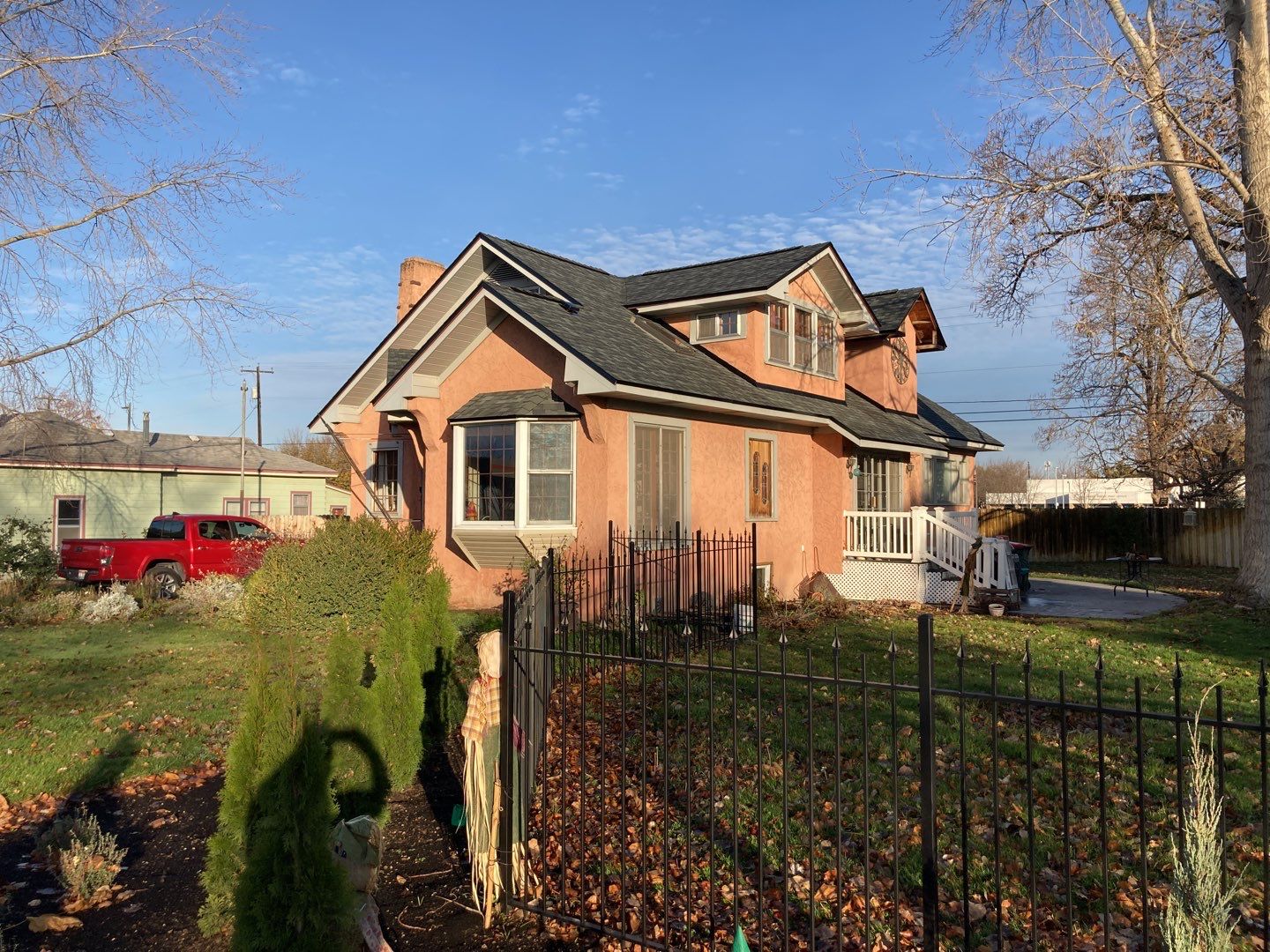 Bungalow style home in Meridian gets a new Owens Corning Duration roof in Estate Grey by ID Roofing LLC