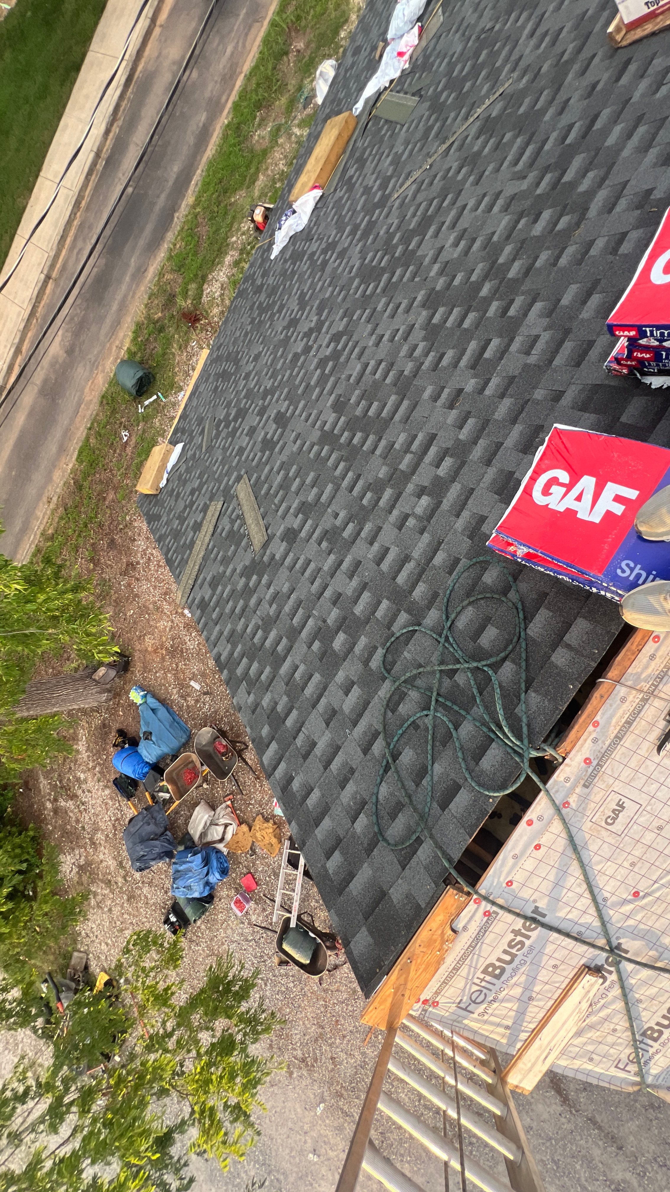 Morabit Office Building by United Contracting and Roofing