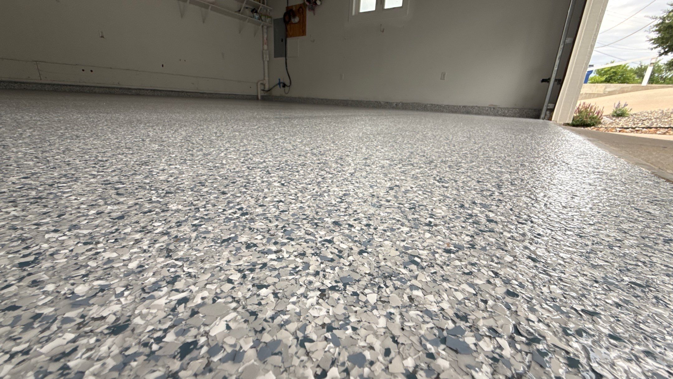 Another Beautiful Tidal Wave Flake Floor Looking Amazing  by Banner Garage