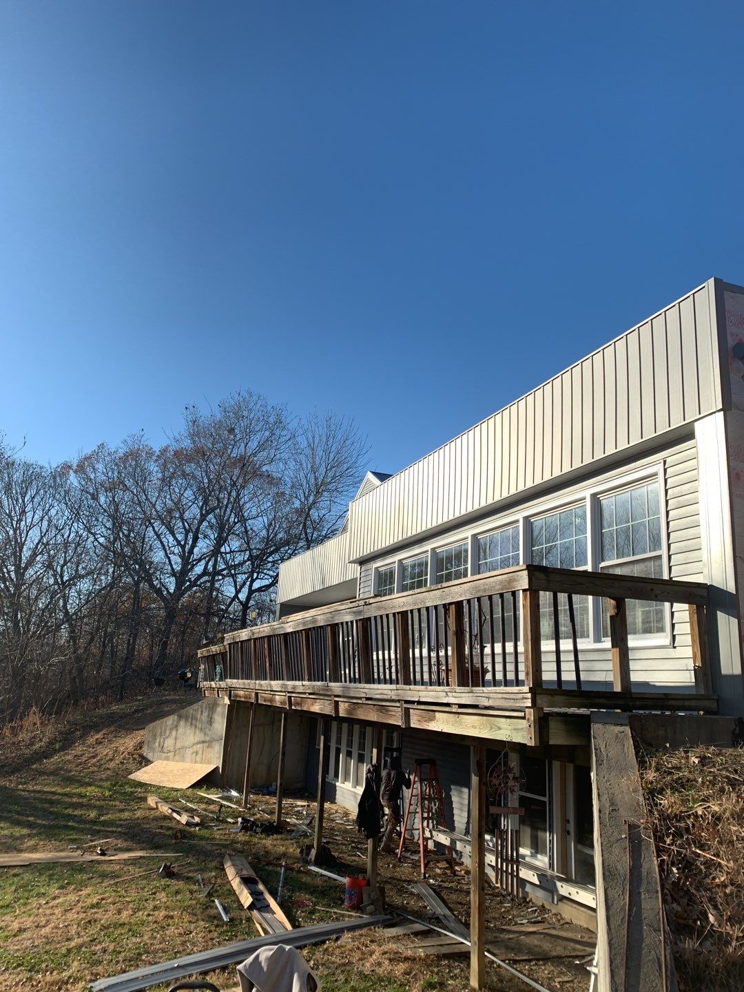 Contemporary house Siding Installation using Mastic Premium Vinyl siding  by EEC  Windows, Siding & Roofing 