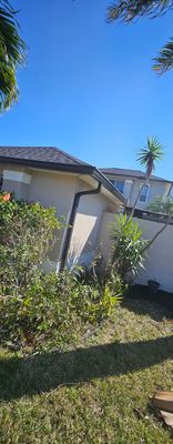 Dark Bronze Seamless Gutters using 6-Inch Seamless Gutters in Cape Coral FL