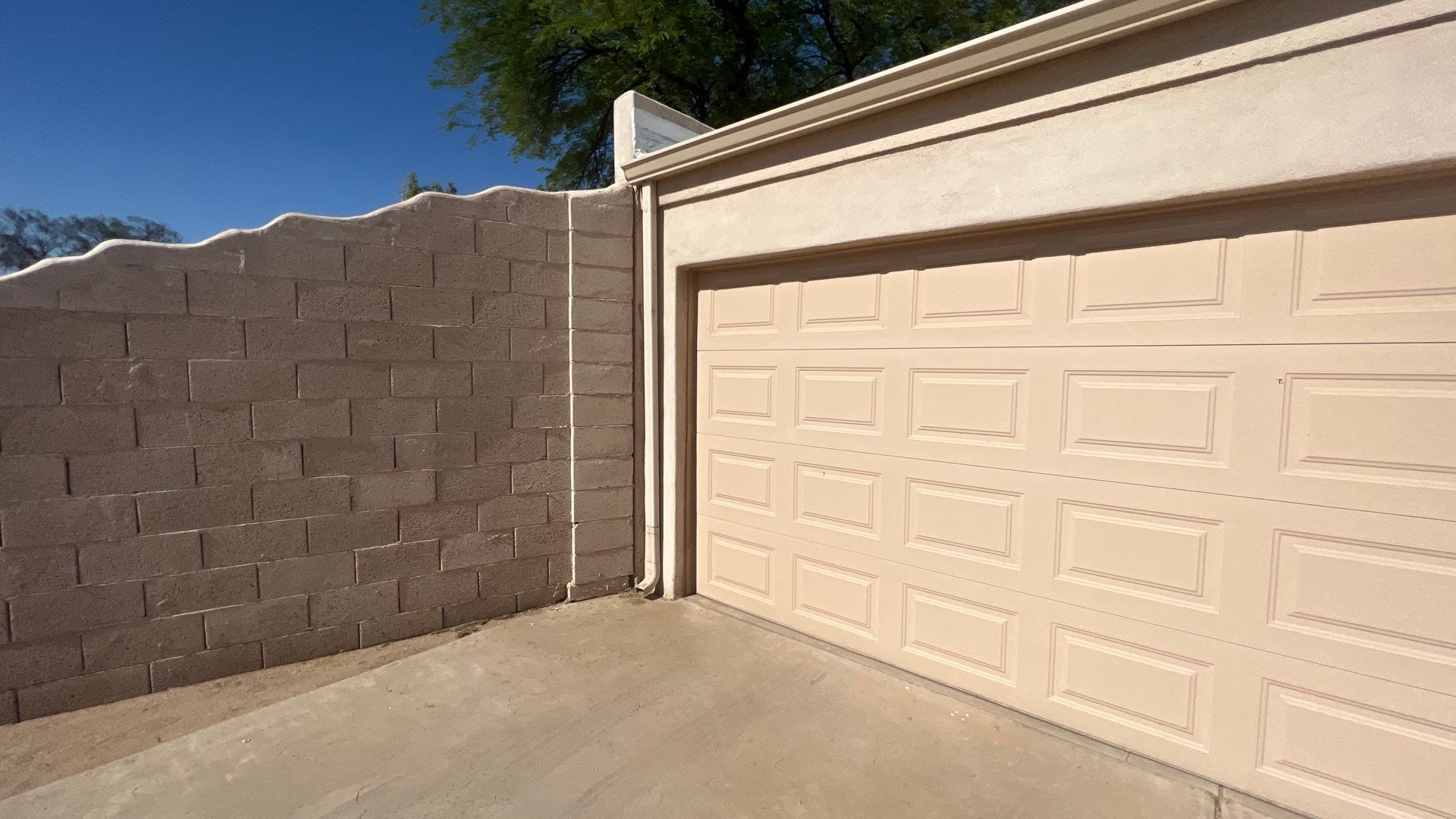 Ranch / Parapet Style; Single Family Home by Crash of Rhinos Painting & Garage Floors