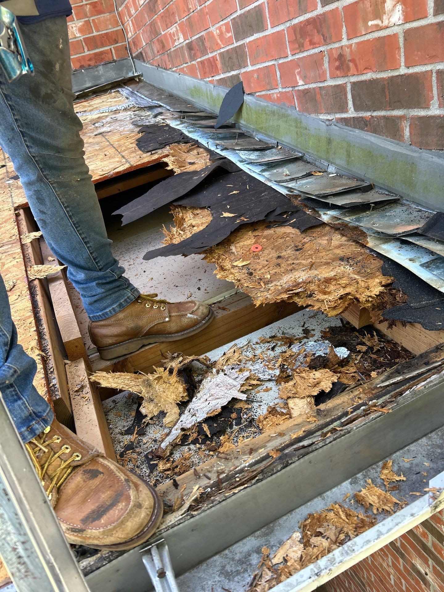 Residential Roofing Installation using Owen's Corning Duration (Lifetime) Shingles by Roof Repair Company