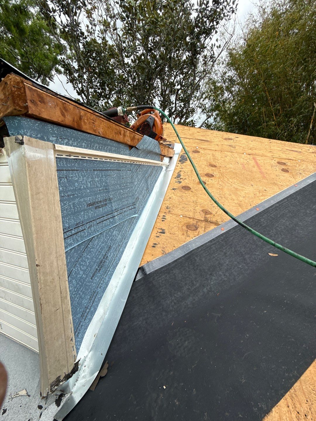 Project in Largo 33773 by Mitchell Roofing Company LLC 
