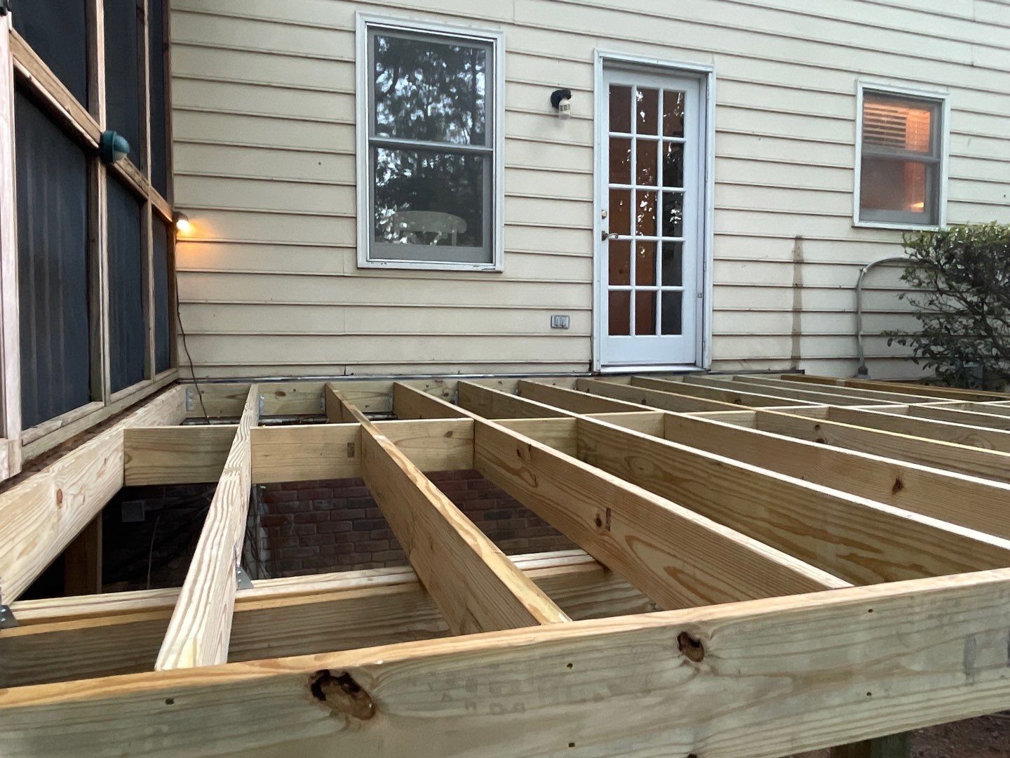 Oak Leaf Circle - Deck Installation  by Pillar and Pine