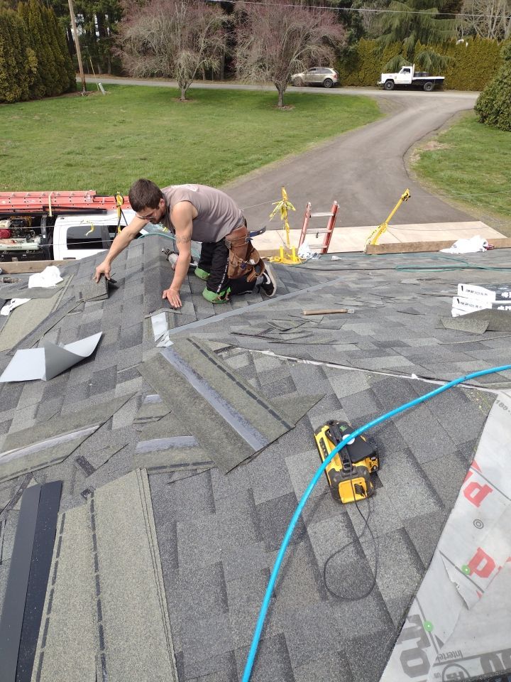 Residential Re-Roof in Lebanon Oregon by Orezona Building & Roofing Company, Inc.