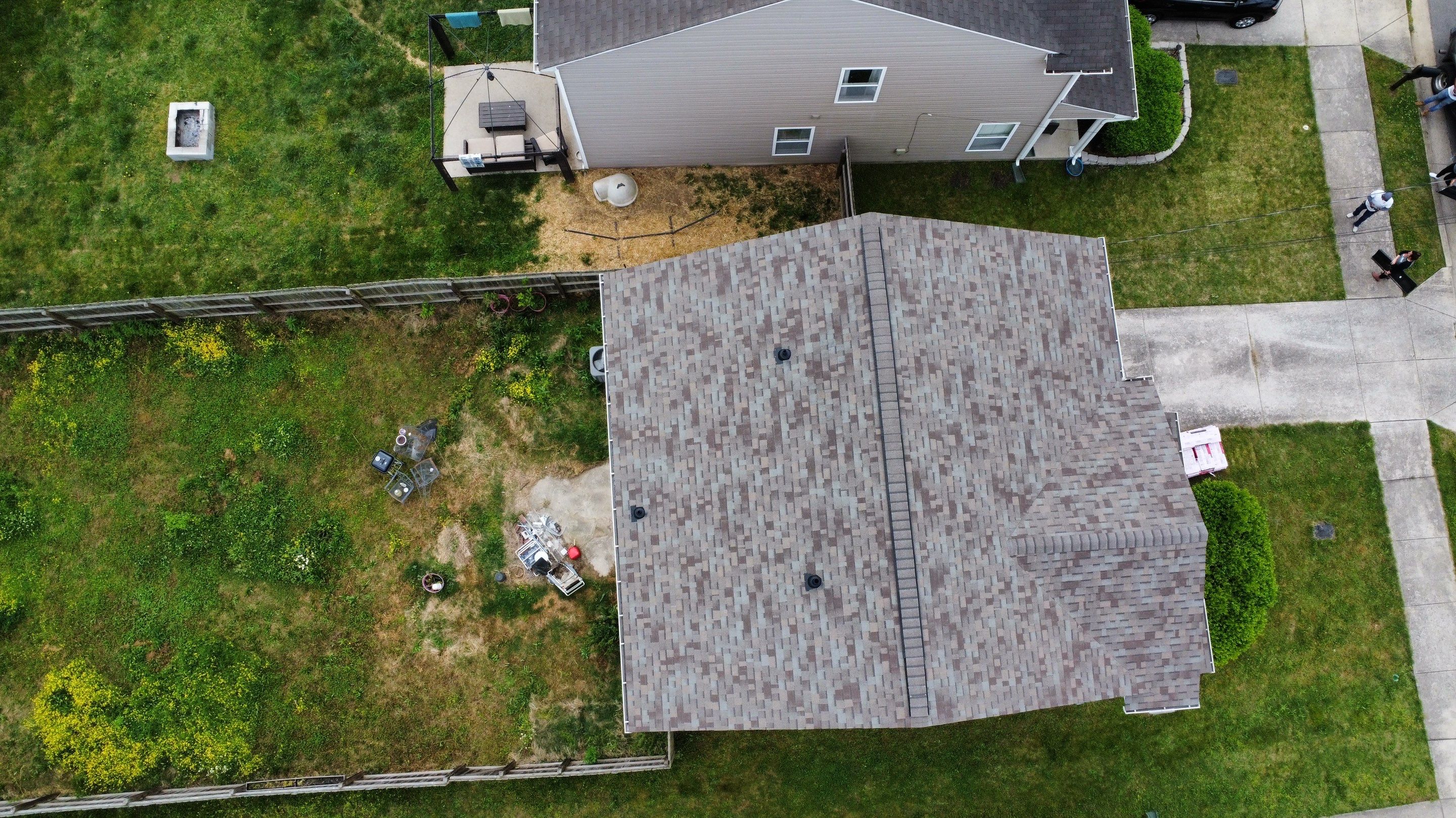 Residential Roofing Installation using Owens Corning TruDef Oakridge Roofing System by Undersun Roofing 