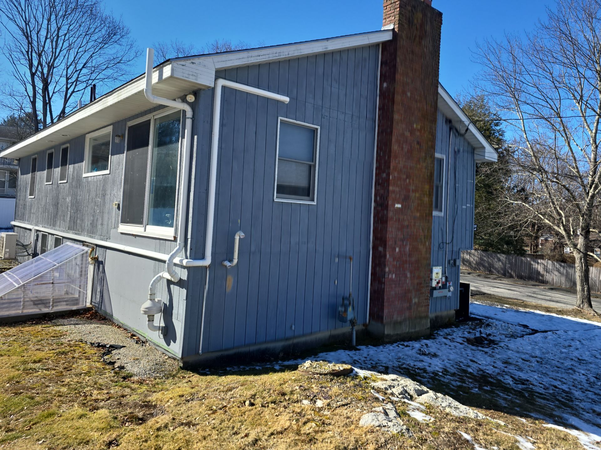 Vinyl siding project in Natick, MA by UBrothers Construction