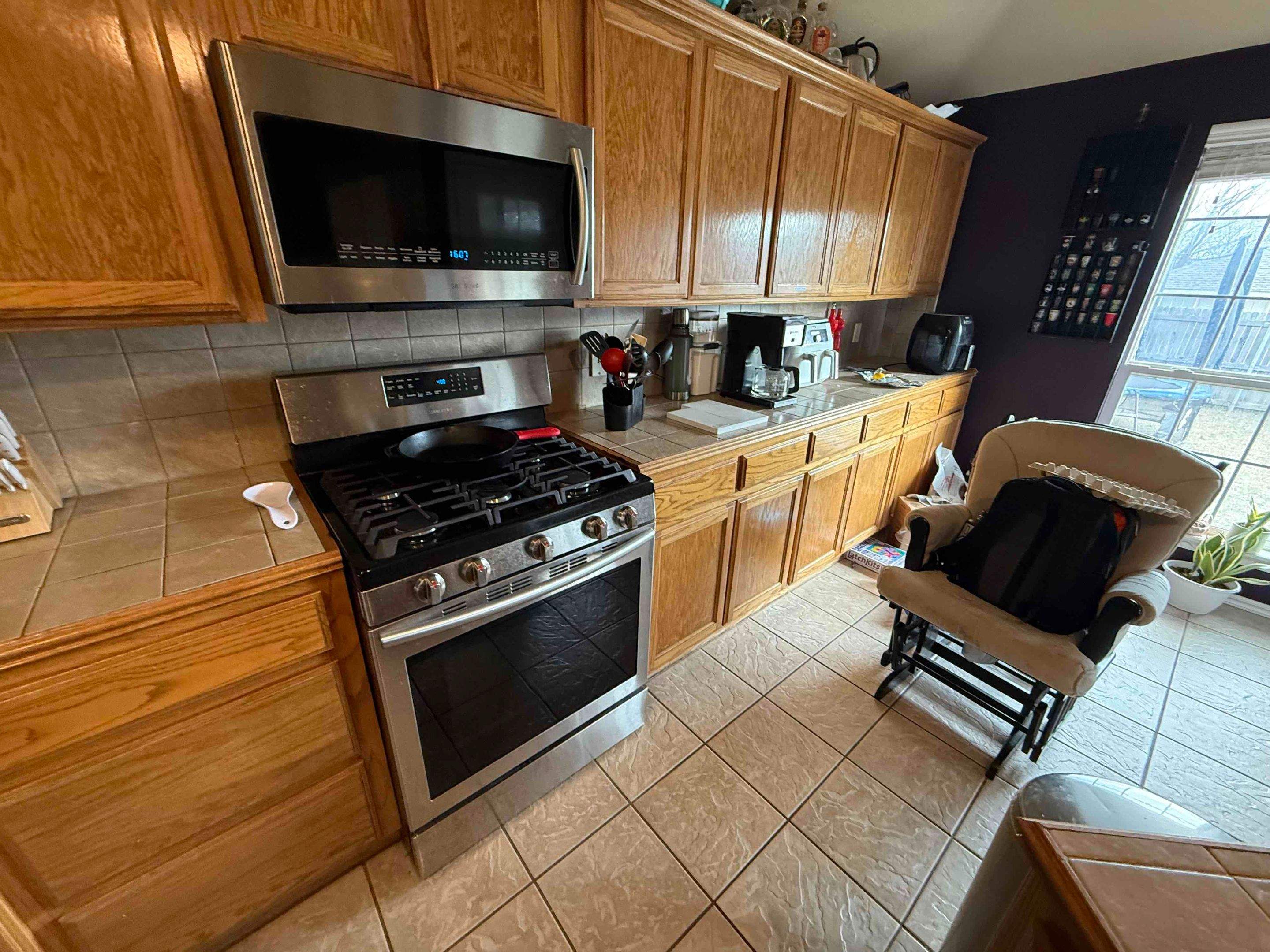 Kitchen Remodel - New Quartz Countertops - 3cm Rivessa by MSI by TNT Countertops