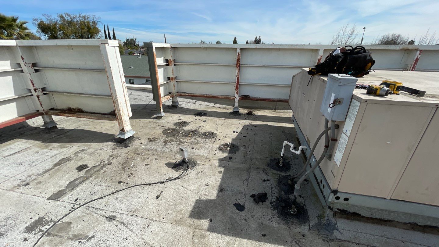 TPO single-ply roofing system using GAF Everguard 60 mil by Straight Edge Roofing Inc