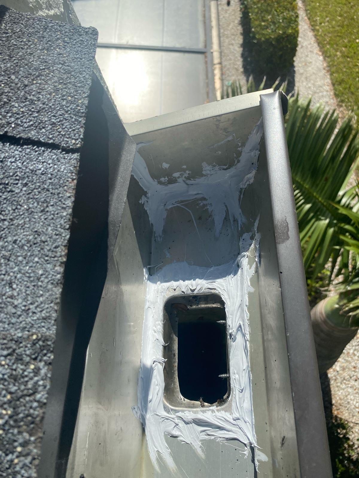 Gutter cleaning all buildings are the same for 6 units in Fort Myers FL by Gutter Professors