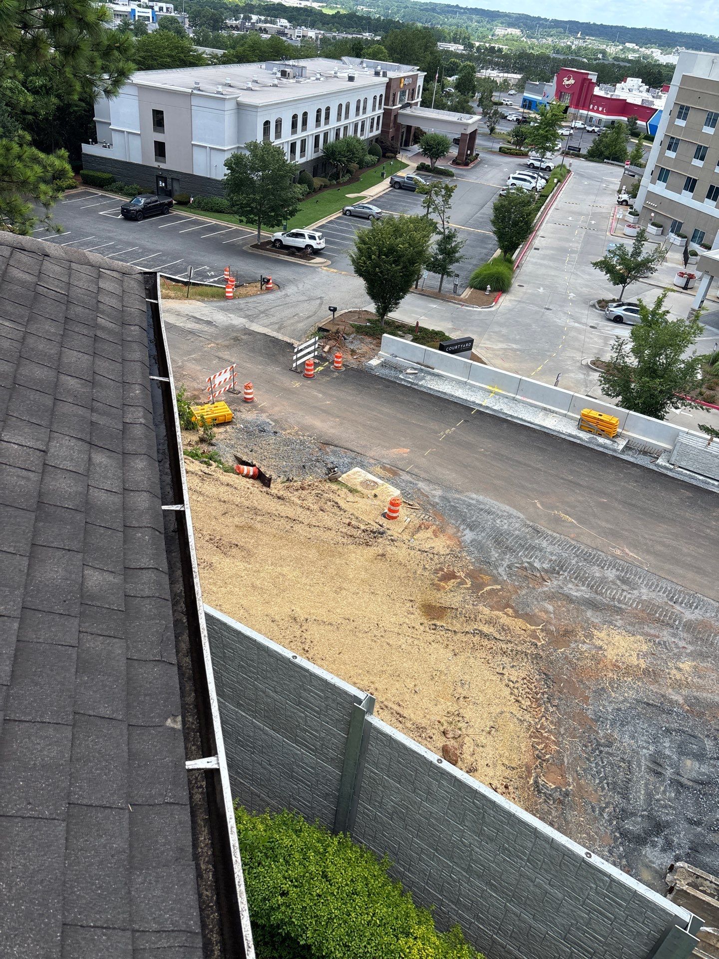HOA gutter cleaning after photo.