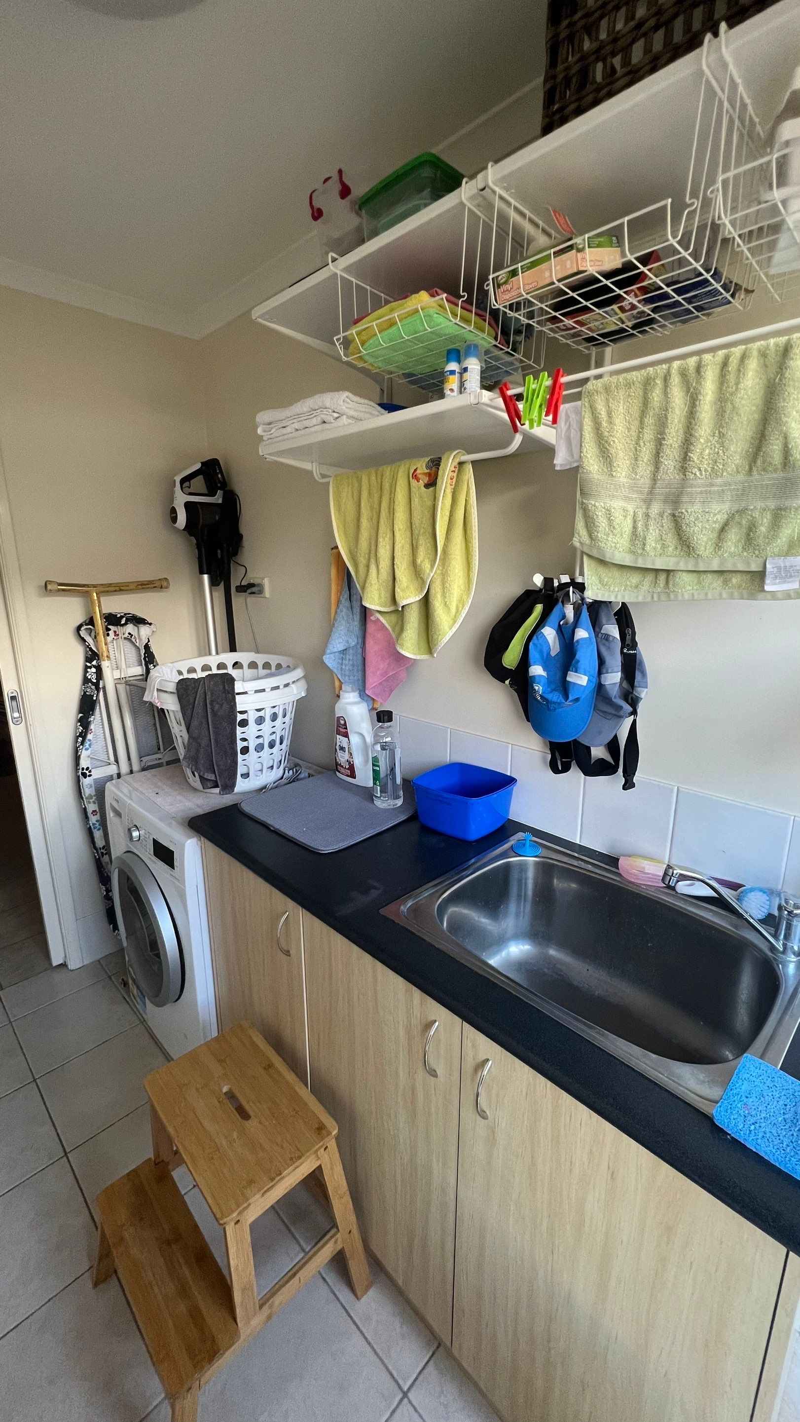 Main Bathroom, Ensuite, Toilet, Powder Room, and Laundry Renovation by Re-seal Bathrooms