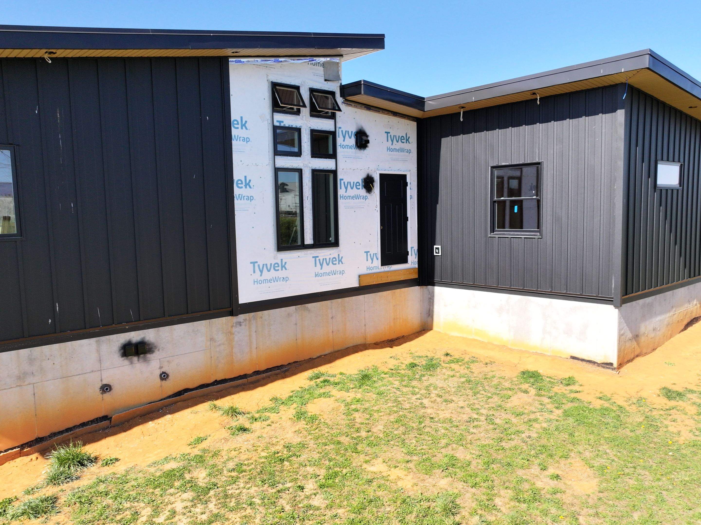 Phillips Residence  by Omnia Roofing